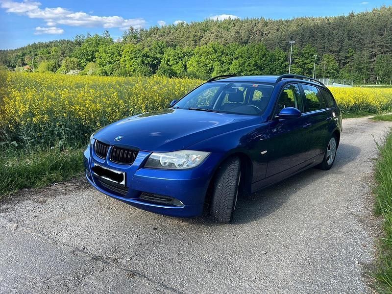 Blau Gebraucht 2007 BMW 320 Kombi | 4.499 € (Fairer Preis) - Bild 1/4