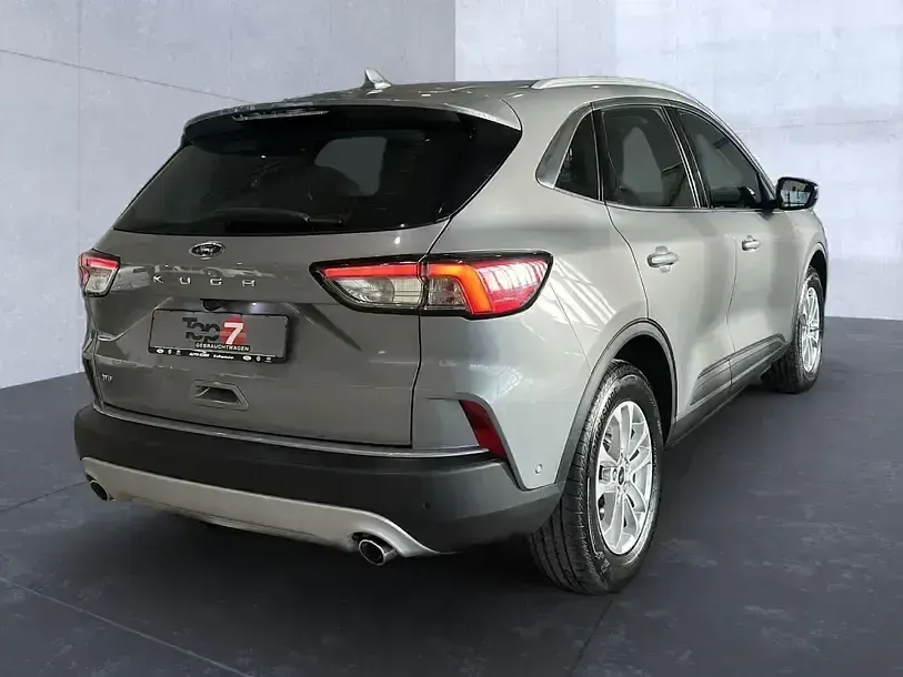 Gebraucht Ford Kuga Titanium 120 PS (88 kW) 2024 Solar silver (metallic) SUV