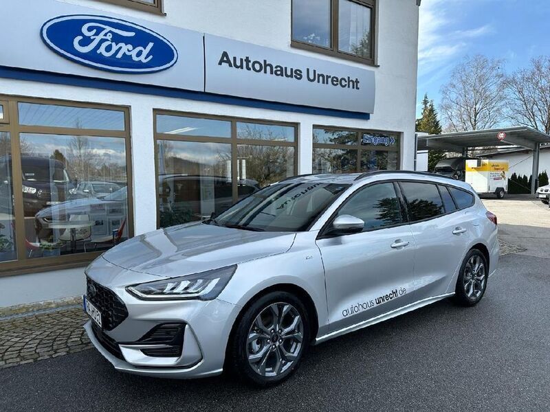 Silber Gebraucht 2025 Ford Focus ST-Line Limousine | 32.490 € (Teuer) - Bild 1/4