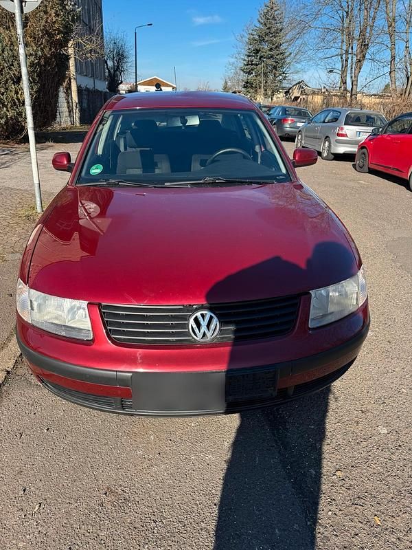 Gebraucht VW Passat 160 PS (117 kW) 1999 Rot Limousine