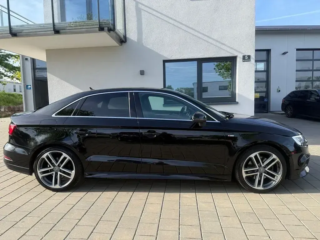 Second-hand Audi A3 S-Line 190 CP (139 kW) 2020 Negru Berlinǎ