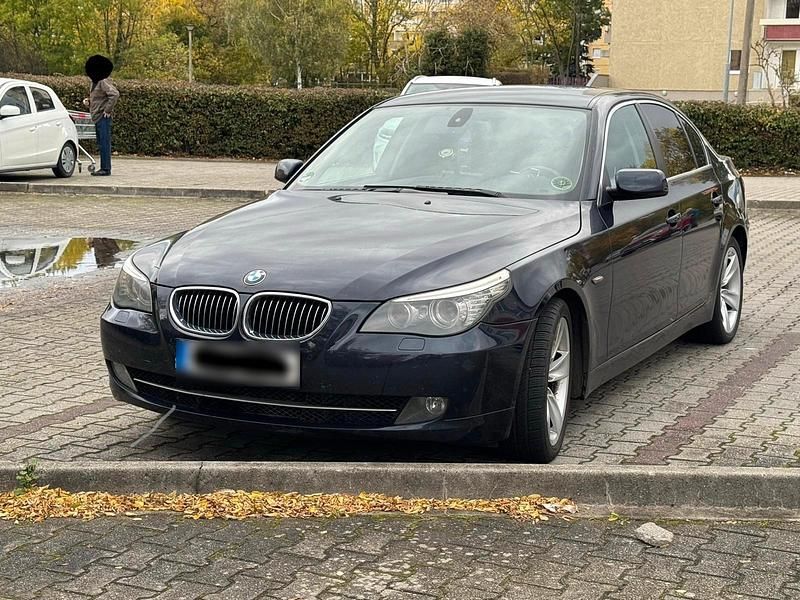 Gebraucht BMW 530 235 PS (172 kW) 2007 Blau Limousine