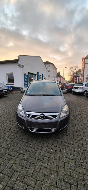 Grau Gebraucht 2009 Opel Zafira Van / Kleinbus | 2.950 € - Bild 1/4