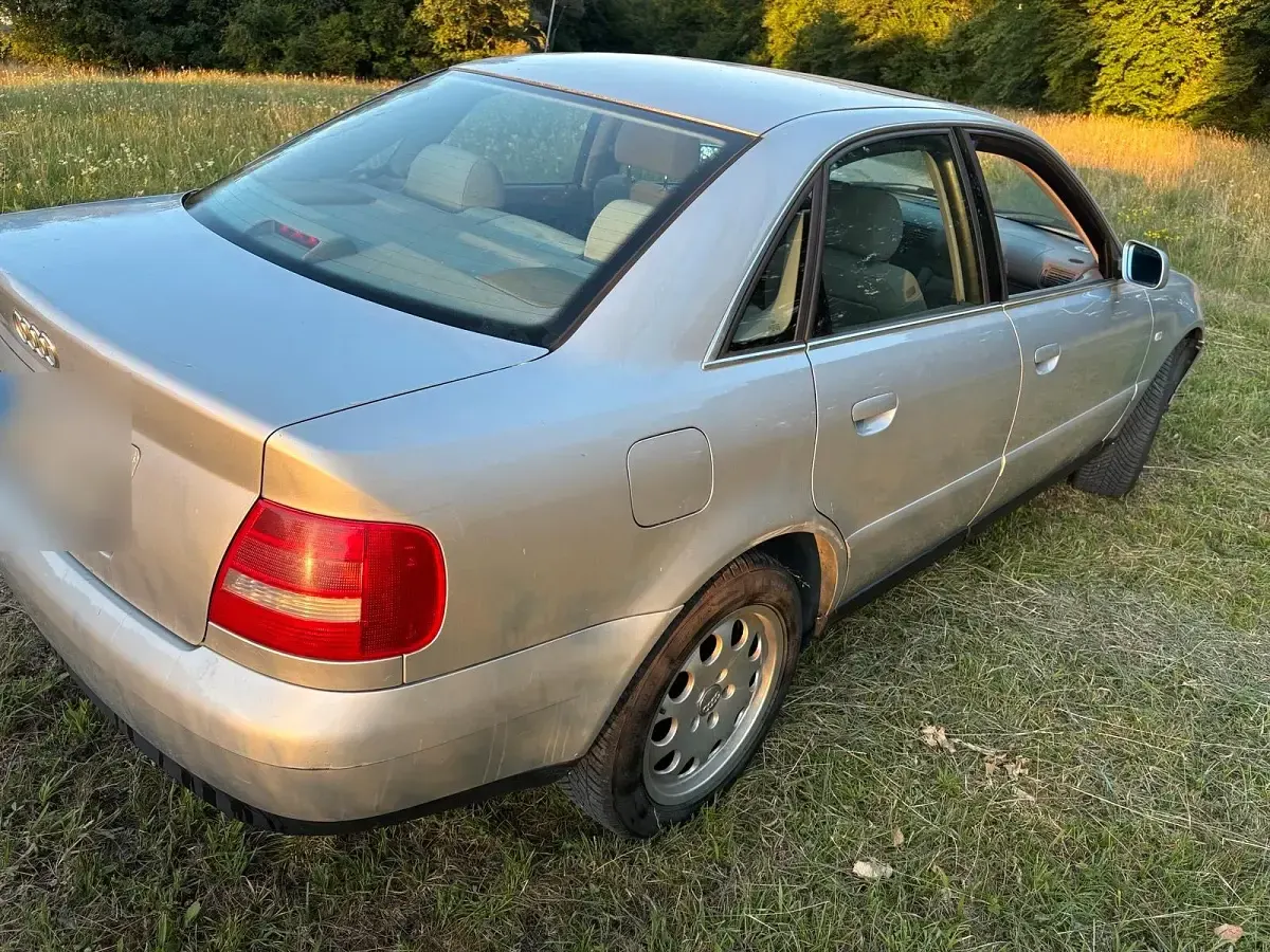 Gebraucht Audi A4 163 PS (119 kW) 2000 Silber Limousine