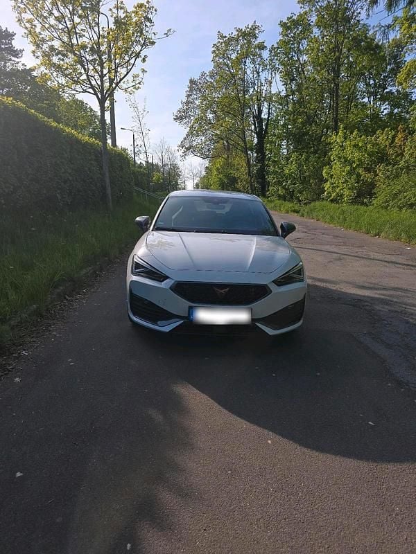 Gebraucht Cupra Leon VZ3 300 PS (220 kW) 2023 Weiß Limousine