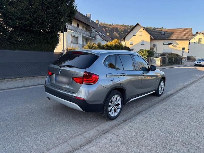 Gebraucht BMW X1 143 PS (105 kW) 2010 Grau SUV