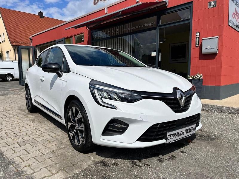 Weiß Gebraucht 2023 Renault Clio V Evolution Kleinwagen | 13.590 € (Fairer Preis) - Bild 1/4