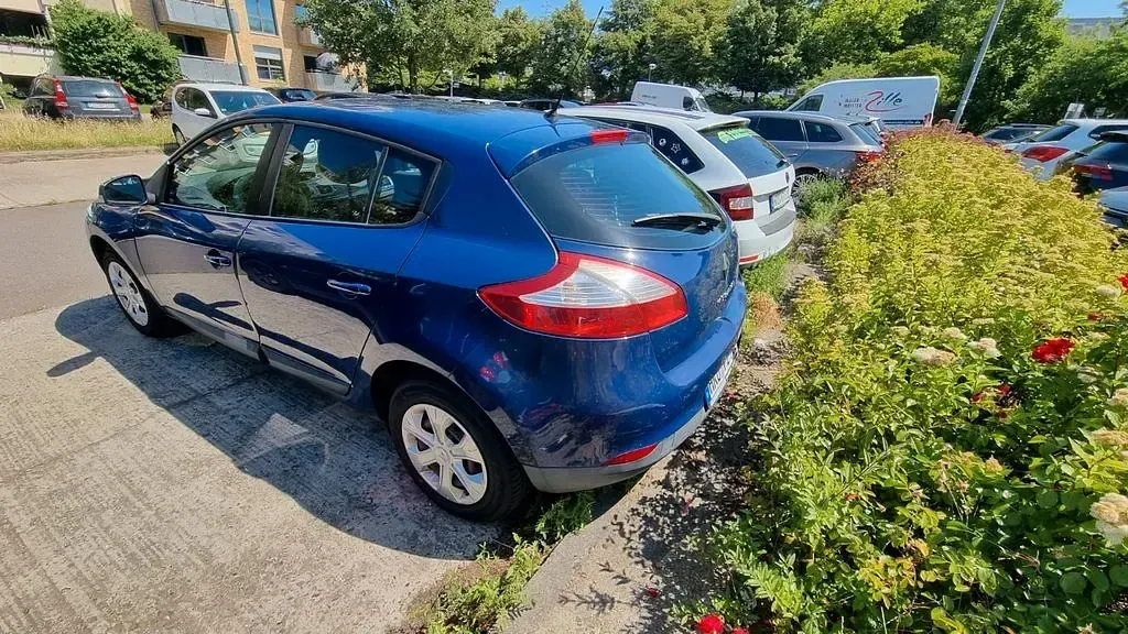 Gebraucht Renault Mégane Expression 101 PS (74 kW) 2010 Blau Limousine