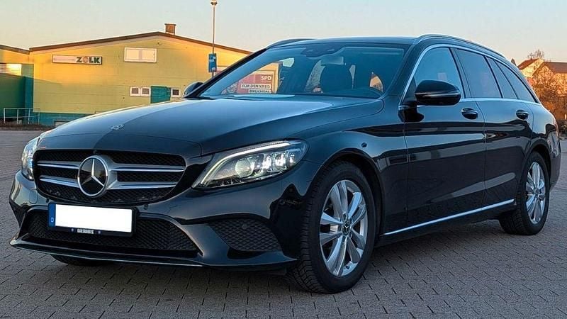 Gebraucht Mercedes C200 150 PS (110 kW) 2018 Schwarz Kombi
