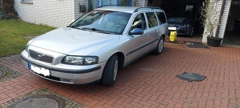 Gebraucht Volvo V70 140 PS (102 kW) 2001 Silber Kombi