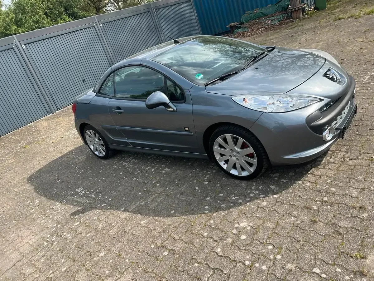 Gebraucht Peugeot 207 CC 120 PS (88 kW) 2009 Silber Cabrio