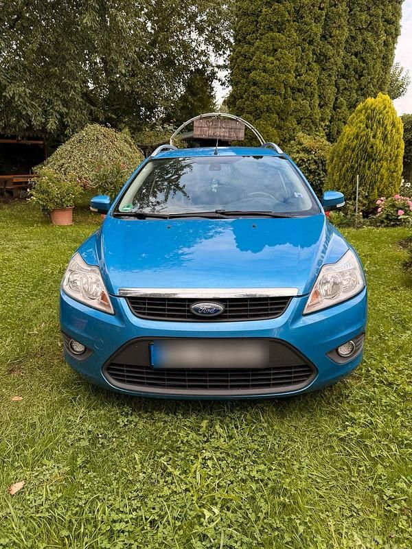 Blau Gebraucht 2009 Ford Focus Kombi | 1.600 € (Guter Preis) - Bild 1/4