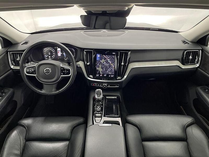 Gebraucht Volvo 360 173 PS (127 kW) 2020 Schwarz