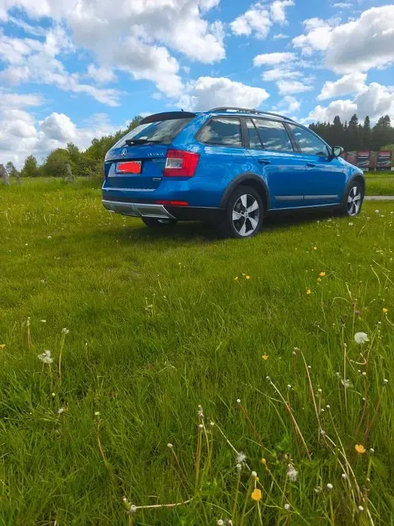 Używany Skoda Octavia 184 KM (135 kW) 2014 Niebieski Kombi