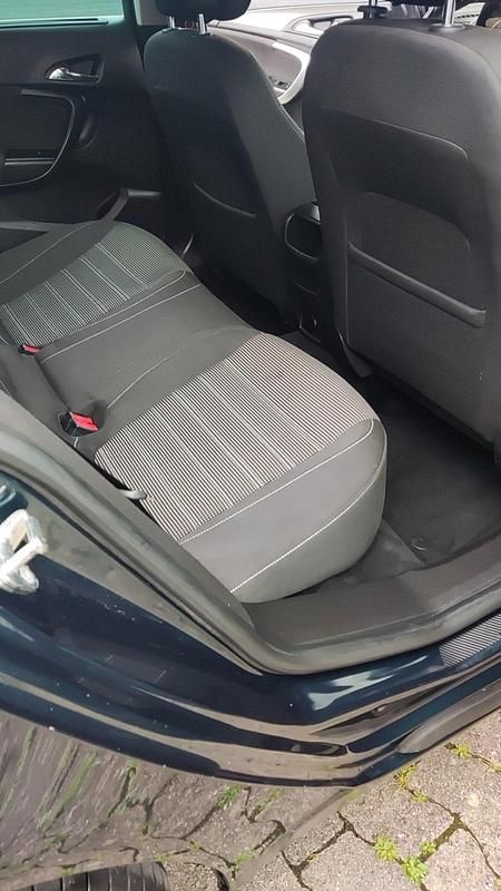 Gebraucht Opel Insignia Business Edition 140 PS (102 kW) 2015 Grün Kombi