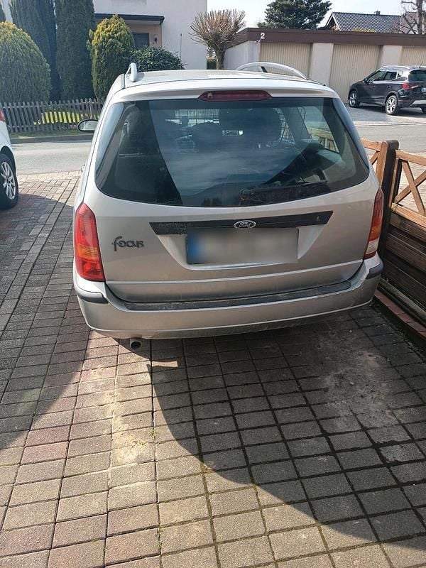 Usata Ford Focus 116 CV (85 kW) 2004 Argento Station wagon