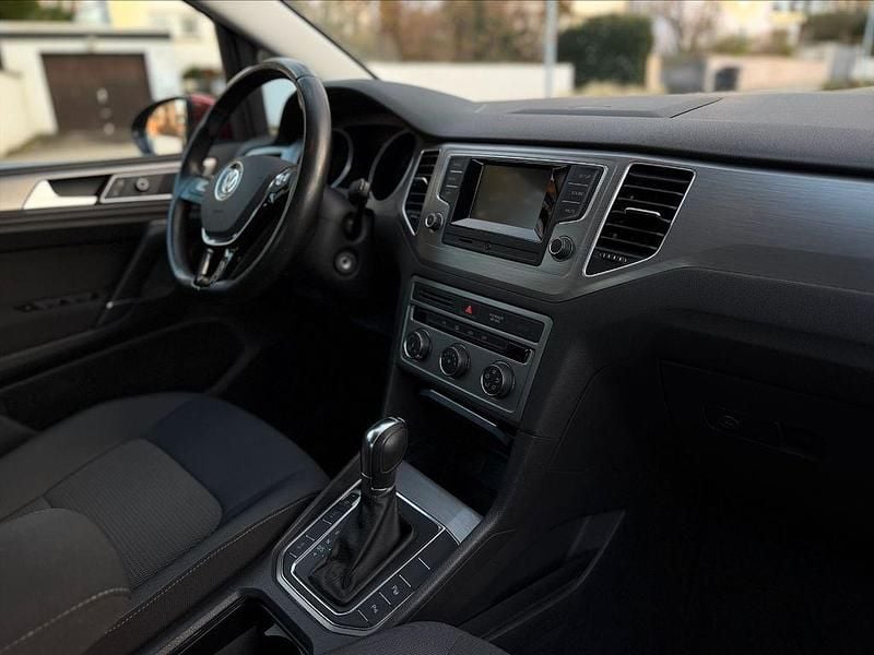 Gebraucht VW Golf Sportsvan 125 PS (91 kW) 2015 Rot Van / Kleinbus