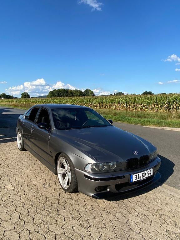 Grau Gebraucht 2002 BMW 525 Performance Limousine | 6.900 € (Teuer) - Bild 1/4