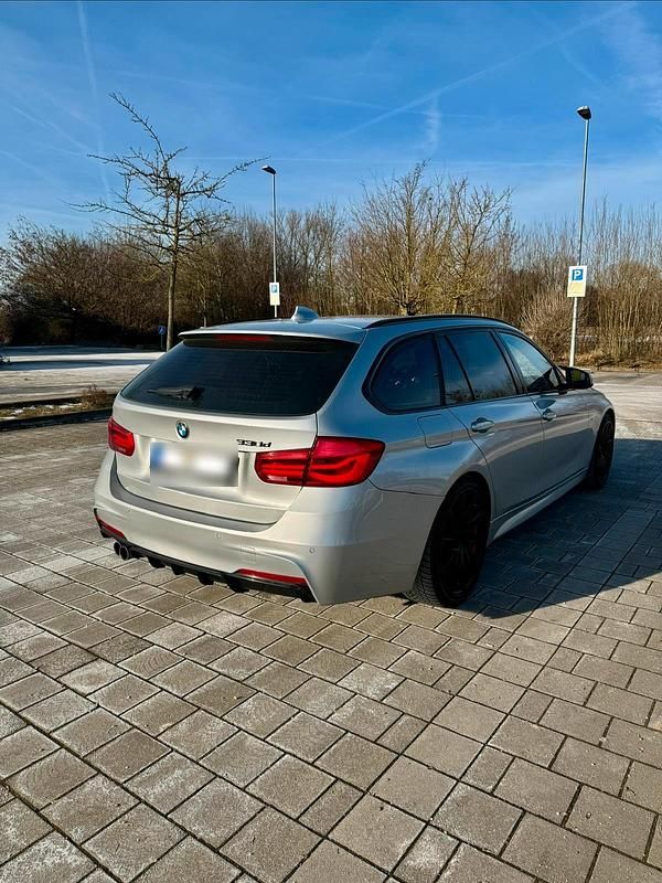 Gebraucht BMW 330 M Sport 258 PS (189 kW) 2016 Silber Kombi