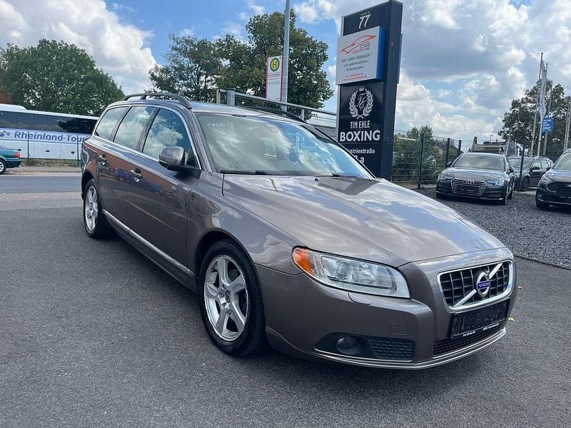Grau Gebraucht 2012 Volvo V70 Summum Kombi | 7.700 € (Guter Preis) - Bild 1/4