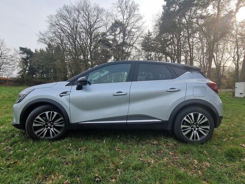 Gebraucht Renault Captur Initiale Paris 158 PS (116 kW) 2021 Silber SUV