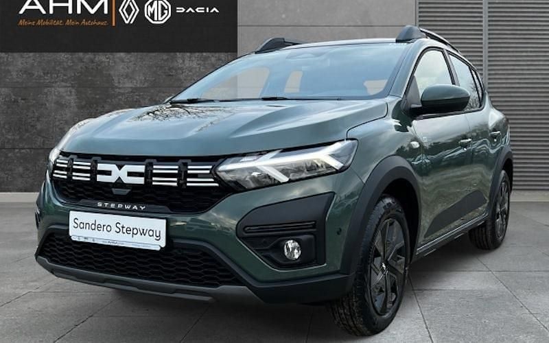 Gebraucht Dacia Sandero Expression 91 PS (66 kW) 2025 Grau Limousine