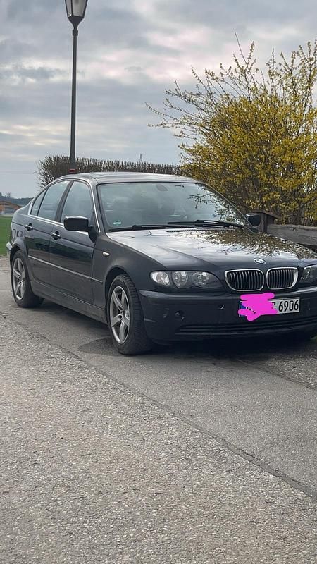 Andere farben Gebraucht 2004 BMW 318 Limousine | 1.250 € (Superpreis) - Bild 1/4