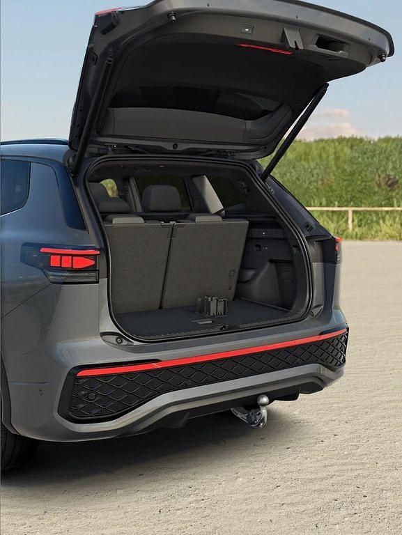 Neu VW Tayron R-line 265 PS (194 kW) 2026 Grau SUV