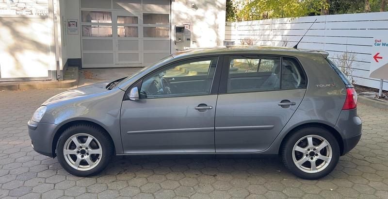 Second-hand VW Golf V 80 CP (58 kW) 2007 Gri Berlinǎ