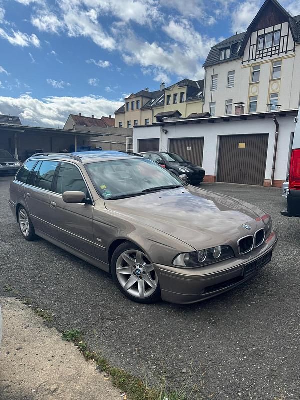 Gebraucht 2002 BMW 530 Kombi | 7.390 € (Teuer) - Bild 1/4