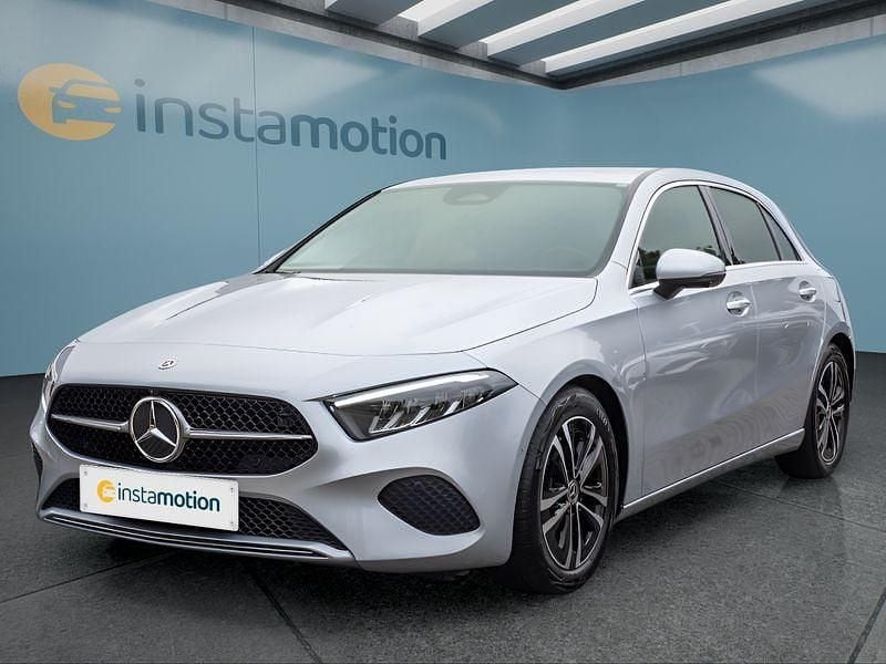 Silber Gebraucht 2024 Mercedes A180 Limousine | 27.049 € (Guter Preis) - Bild 1/4