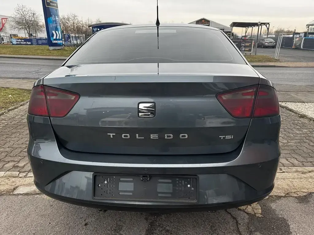Gebraucht Seat Toledo 4You 86 PS (63 kW) 2015 Grau Kleinwagen
