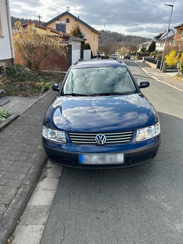Gebraucht VW Passat 125 PS (91 kW) 2000 Blau Kombi