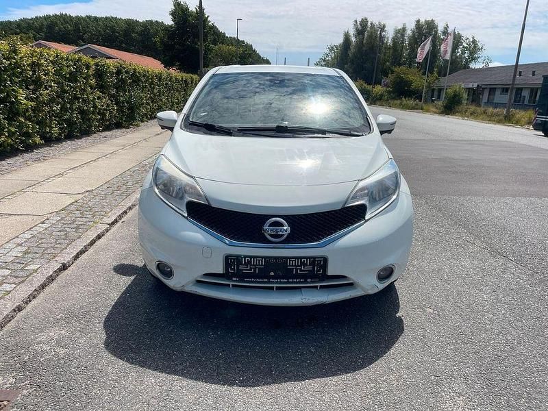 Weiß Gebraucht 2015 Nissan Note Tekna Van / Kleinbus | 2.188 € (Superpreis) - Bild 1/4