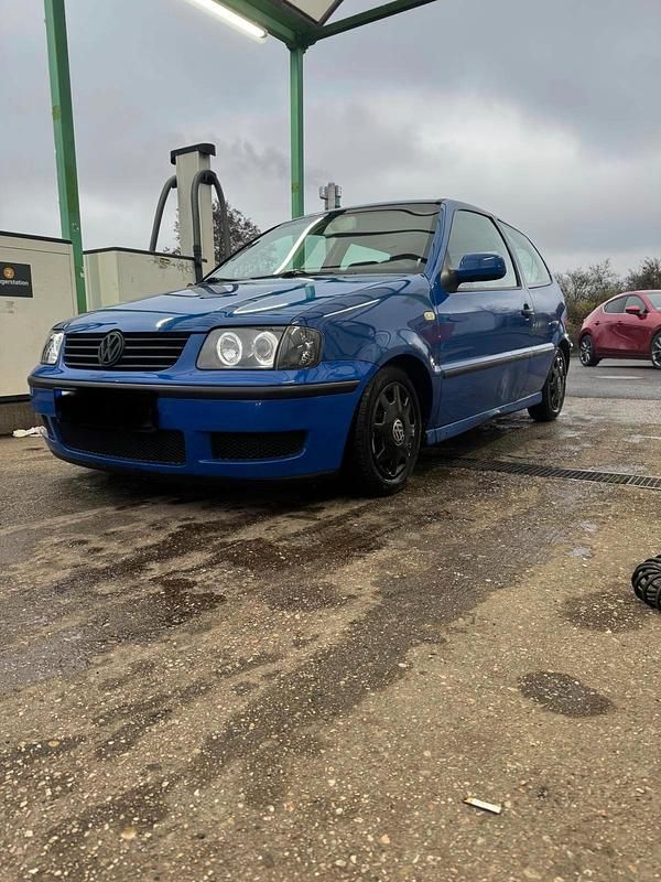Blau Gebraucht 1999 VW Polo Kleinwagen | 930 € (Fairer Preis) - Bild 1/4