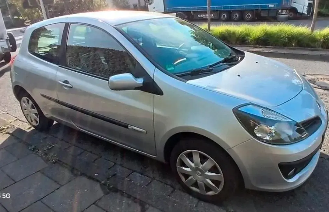 Usata Renault Clio II 75 CV (55 kW) 2009 Argento Utilitaria