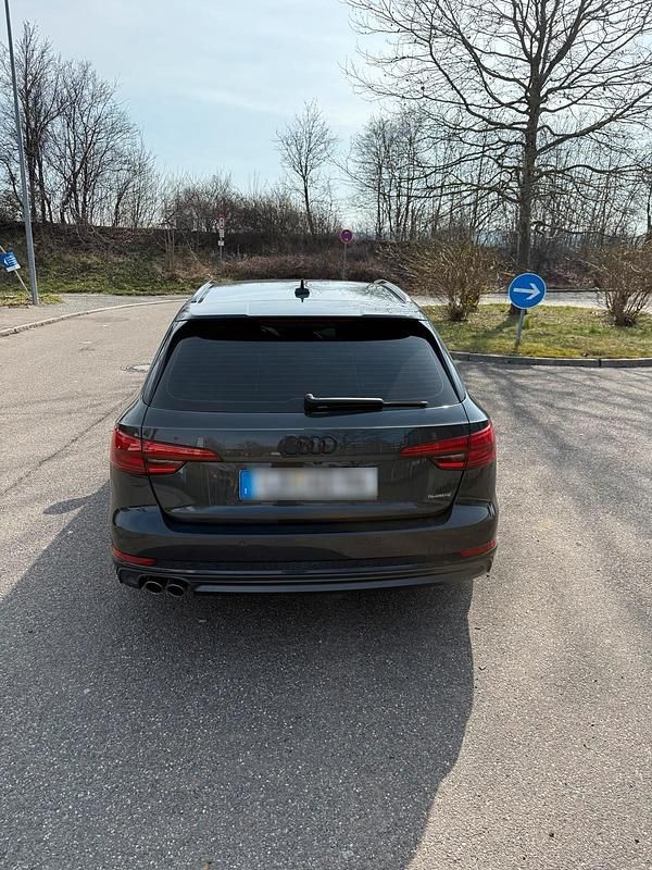 Gebraucht Audi A4 S-Line 218 PS (160 kW) 2016 Grau Kombi