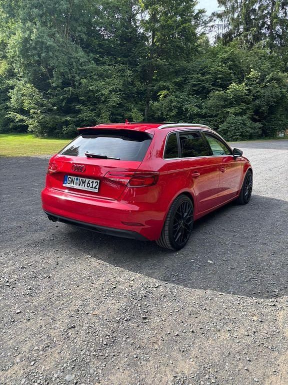 Gebraucht Audi A3 S-Line 150 PS (110 kW) 2018 Rot Limousine