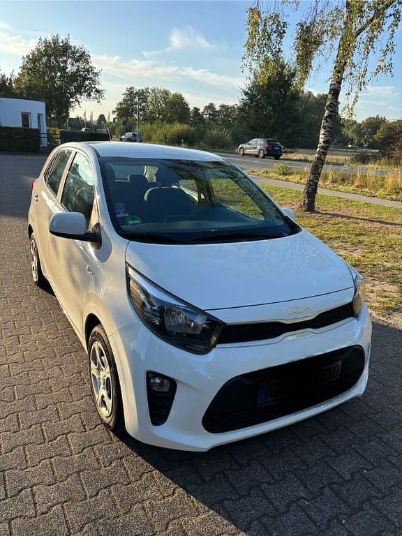 Weiß Gebraucht 2023 Kia Picanto Edition 7 Kleinwagen | 10.500 € (Guter Preis) - Bild 1/4