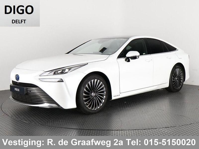 Weiß Gebraucht 2021 Toyota Mirai H2 Limousine | 38.699 € - Bild 1/4
