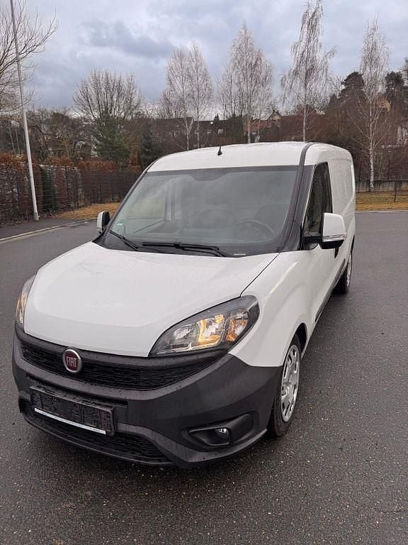 Gebraucht Fiat Doblò Lounge 95 PS (69 kW) 2018 Weiß Van / Kleinbus