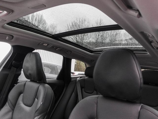 Gebraucht Volvo XC60 Plus 398 PS (292 kW) 2024 Denim blue / metallic SUV