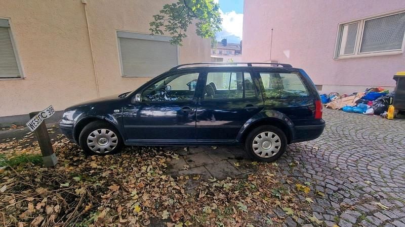 Blau Gebraucht 2005 VW Golf IV Kombi | 800 € (Guter Preis) - Bild 1/4