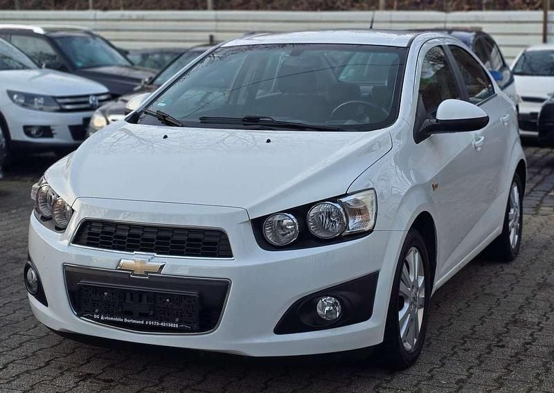 Gebraucht Chevrolet Aveo LT 101 PS (74 kW) 2011 Schneeweiss/summitwhite/arctic Limousine