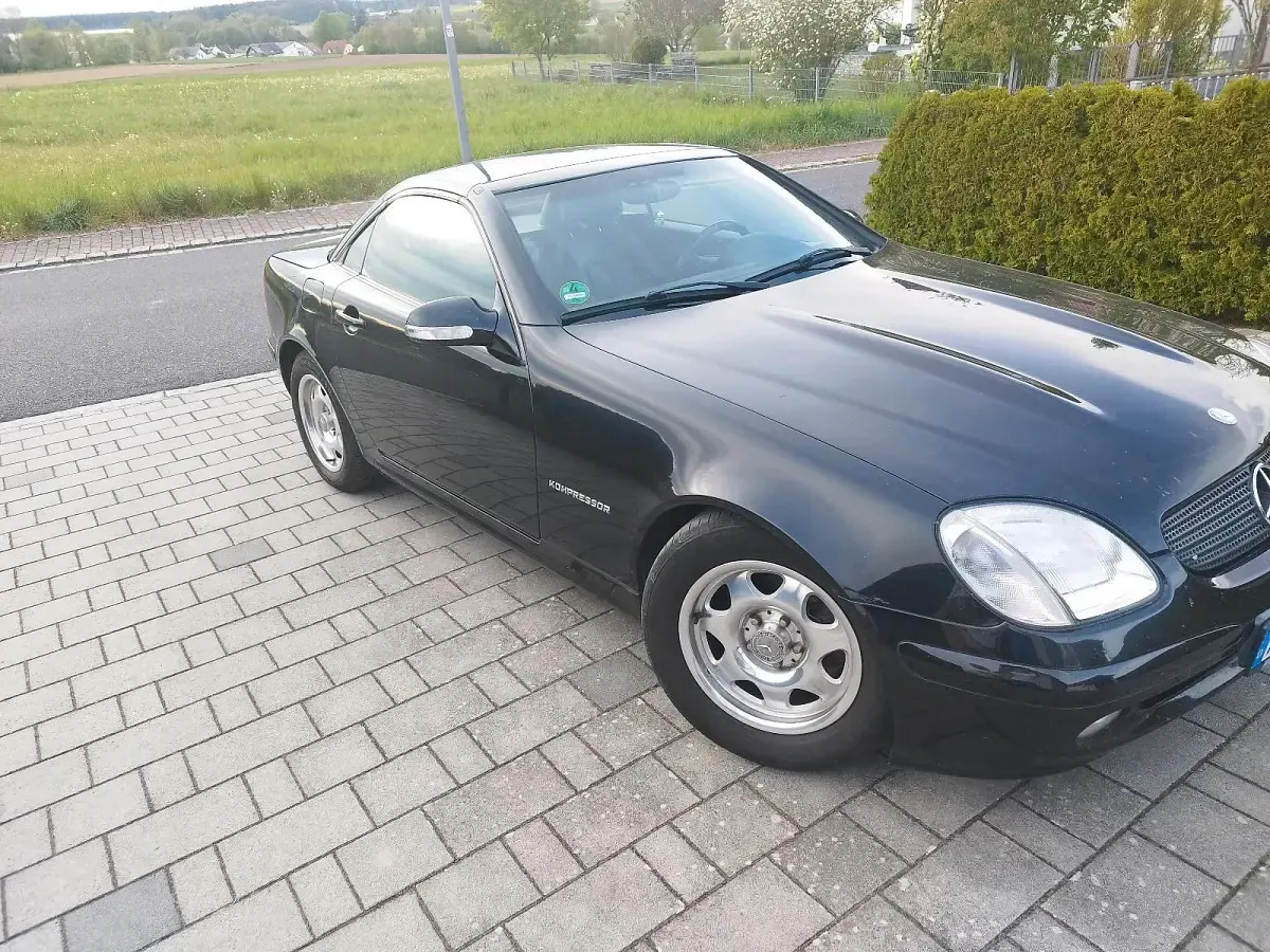 Second-hand Mercedes SLK200 163 CP (119 kW) 2002 Negru Cabrio
