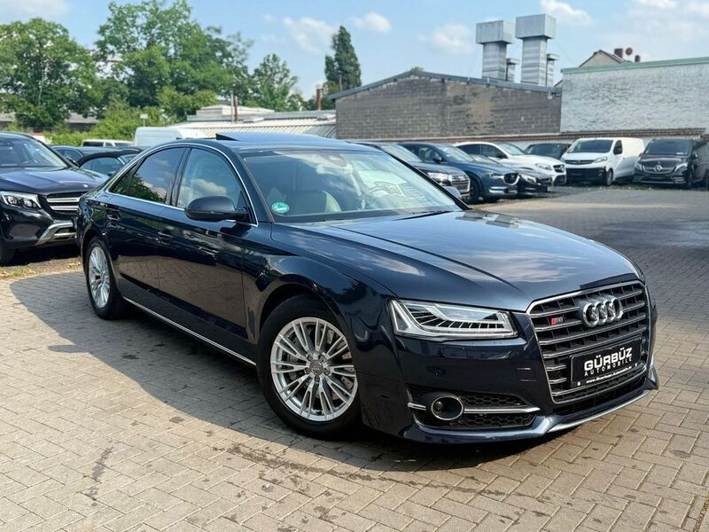 Mondscheinblau metallic Gebraucht 2015 Audi A8 Limousine | 20.800 € (Fairer Preis) - Bild 1/4