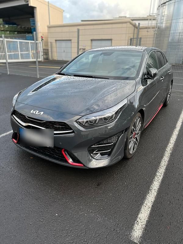 Grau Gebraucht 2022 Kia ProCeed GT GT Kleinwagen | 23.500 € (Fairer Preis) - Bild 1/4