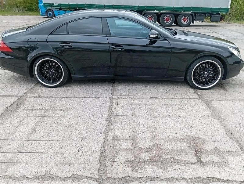 Schwarz Gebraucht 2006 Mercedes CLS350 Edition Limousine | 6.190 € (Fairer Preis) - Bild 1/4