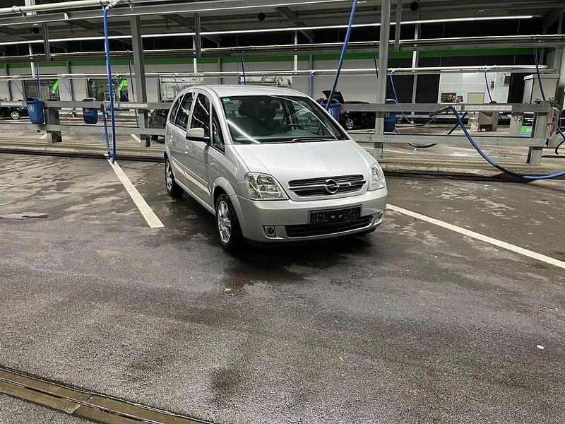 Silber Gebraucht 2005 Opel Meriva Van / Kleinbus | 1.900 € (Fairer Preis) - Bild 1/4