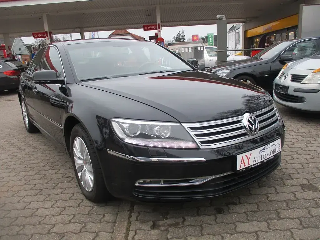 Gebraucht VW Phaeton 239 PS (175 kW) 2011 Braun Limousine